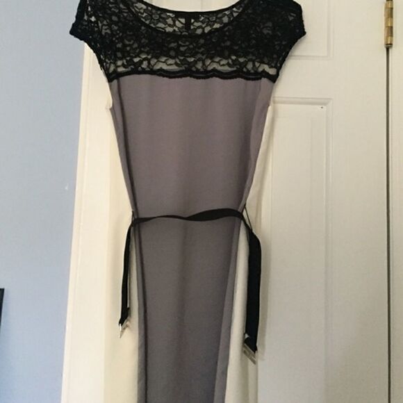 Colorblock Lace Neck Express belted shift dress - Picture 8 of 8